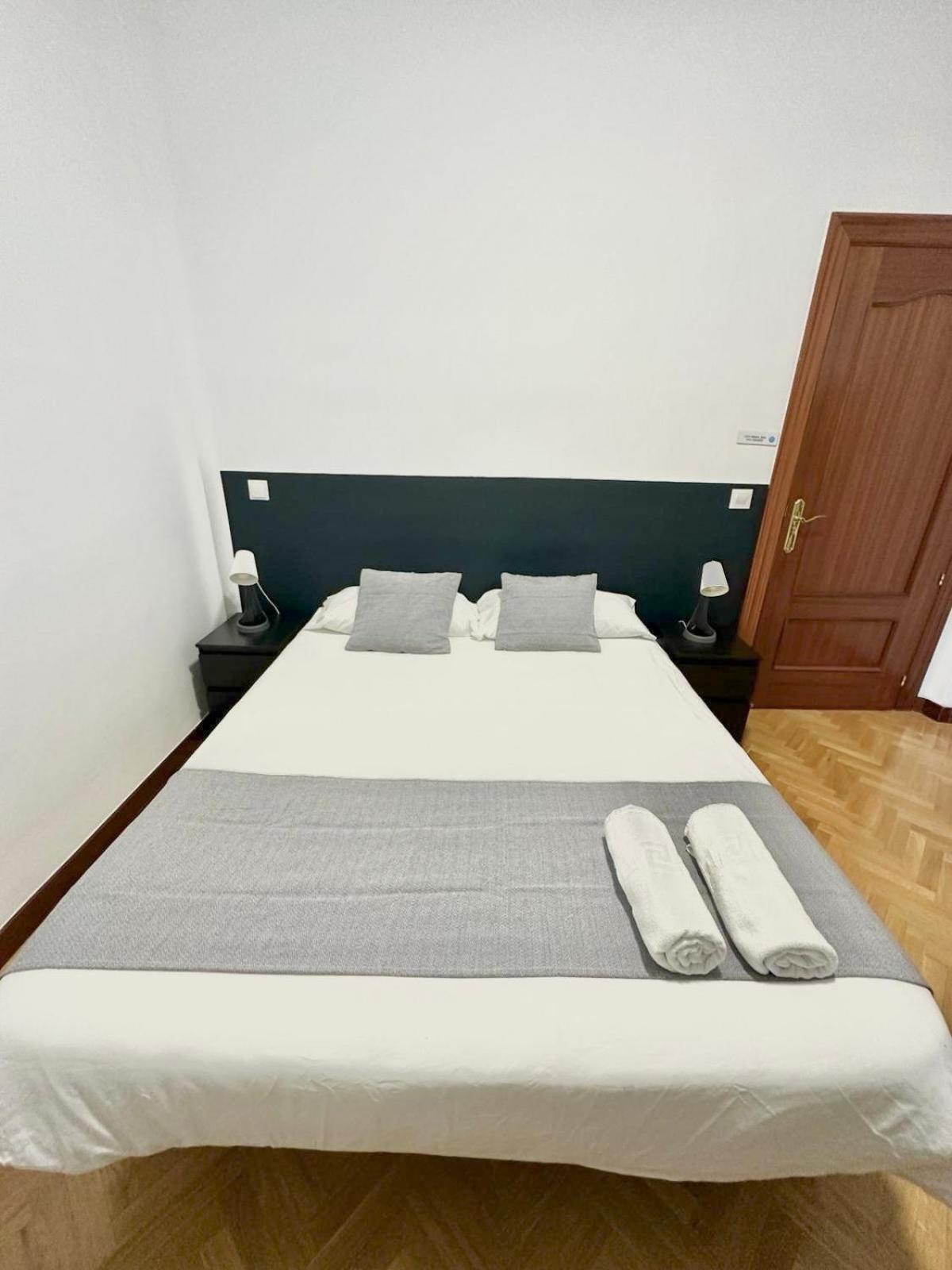 Ibiza Habitaciones Madrid Exteriér fotografie