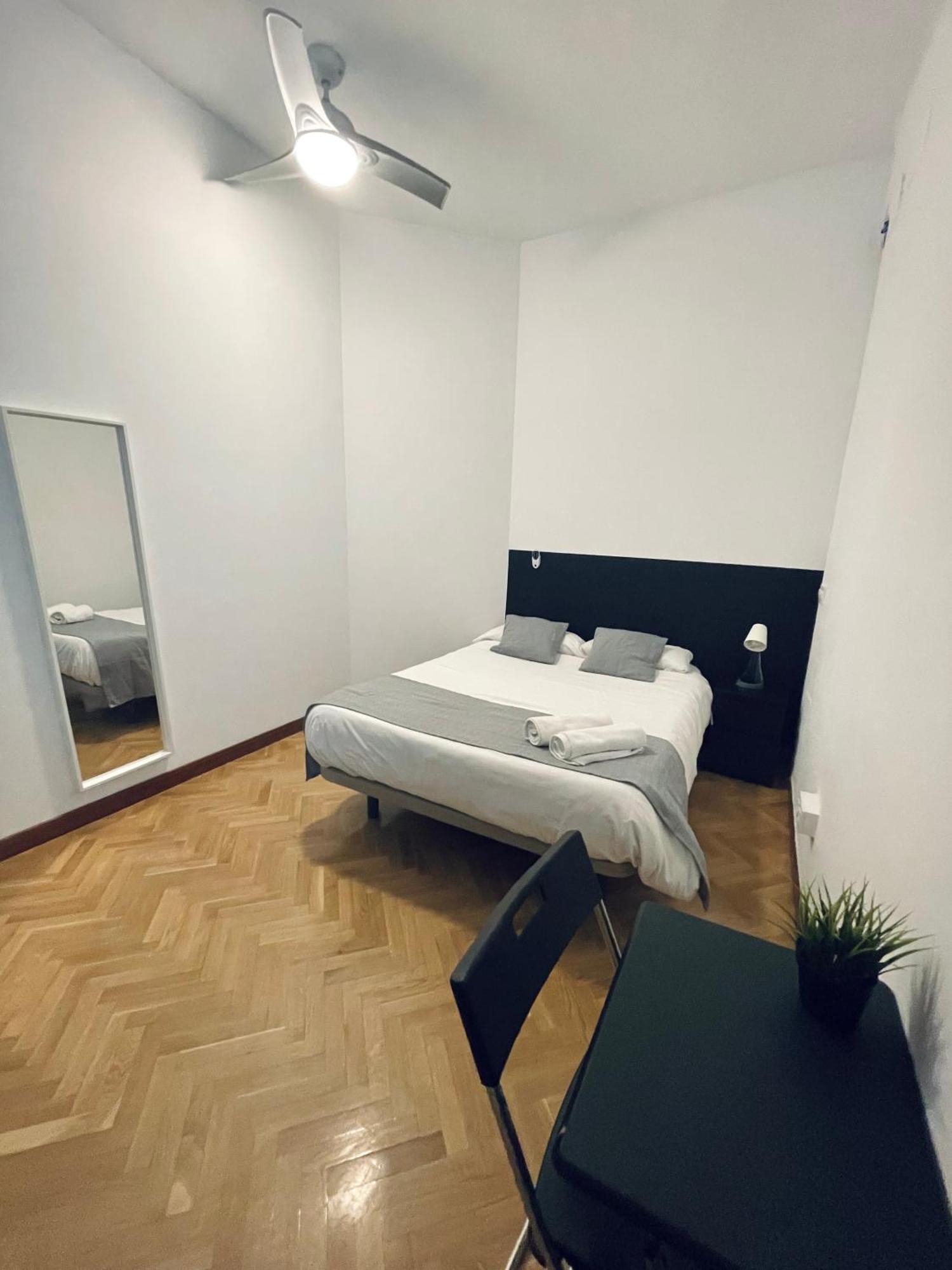 Ibiza Habitaciones Madrid Exteriér fotografie