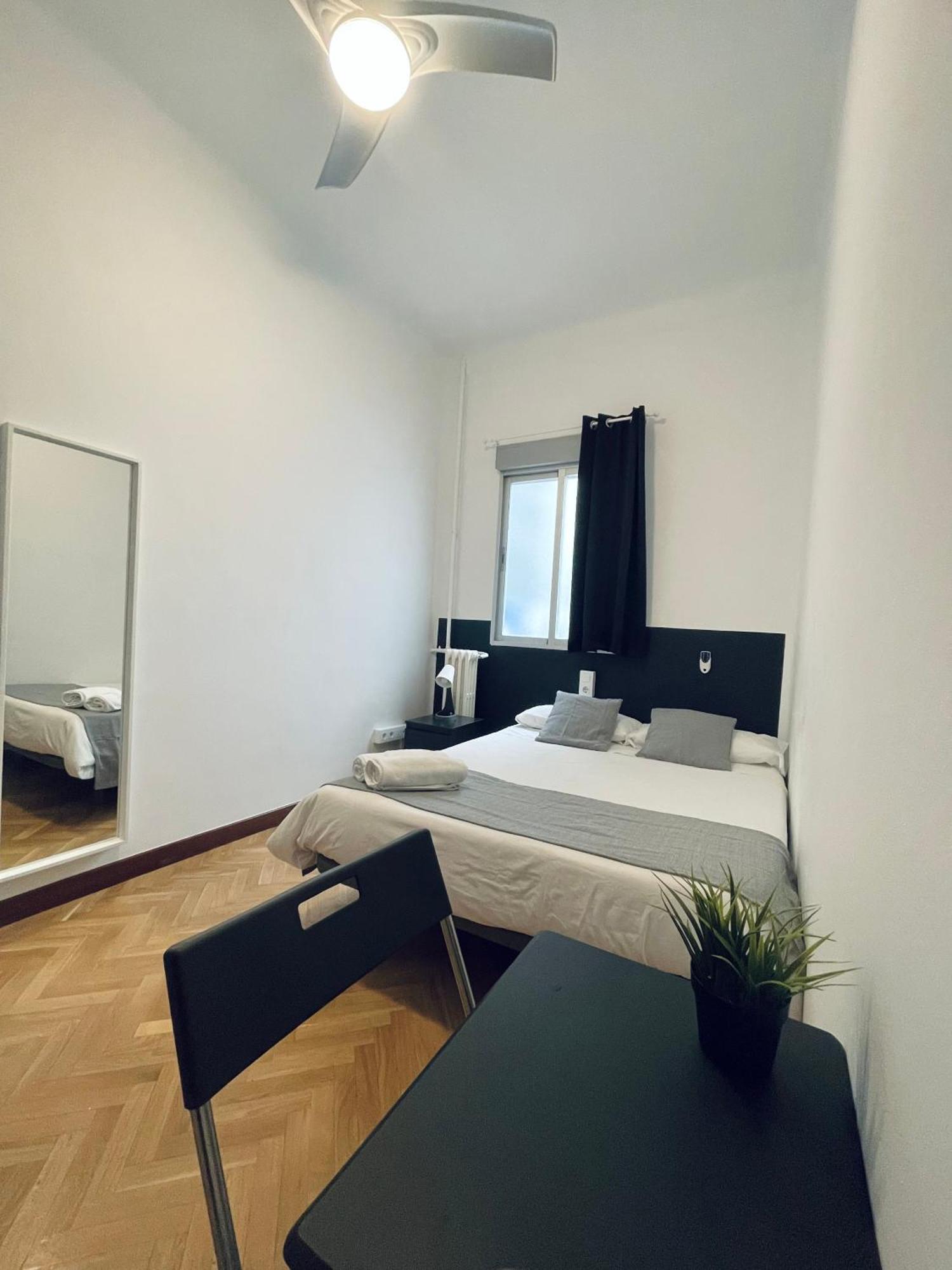 Ibiza Habitaciones Madrid Exteriér fotografie