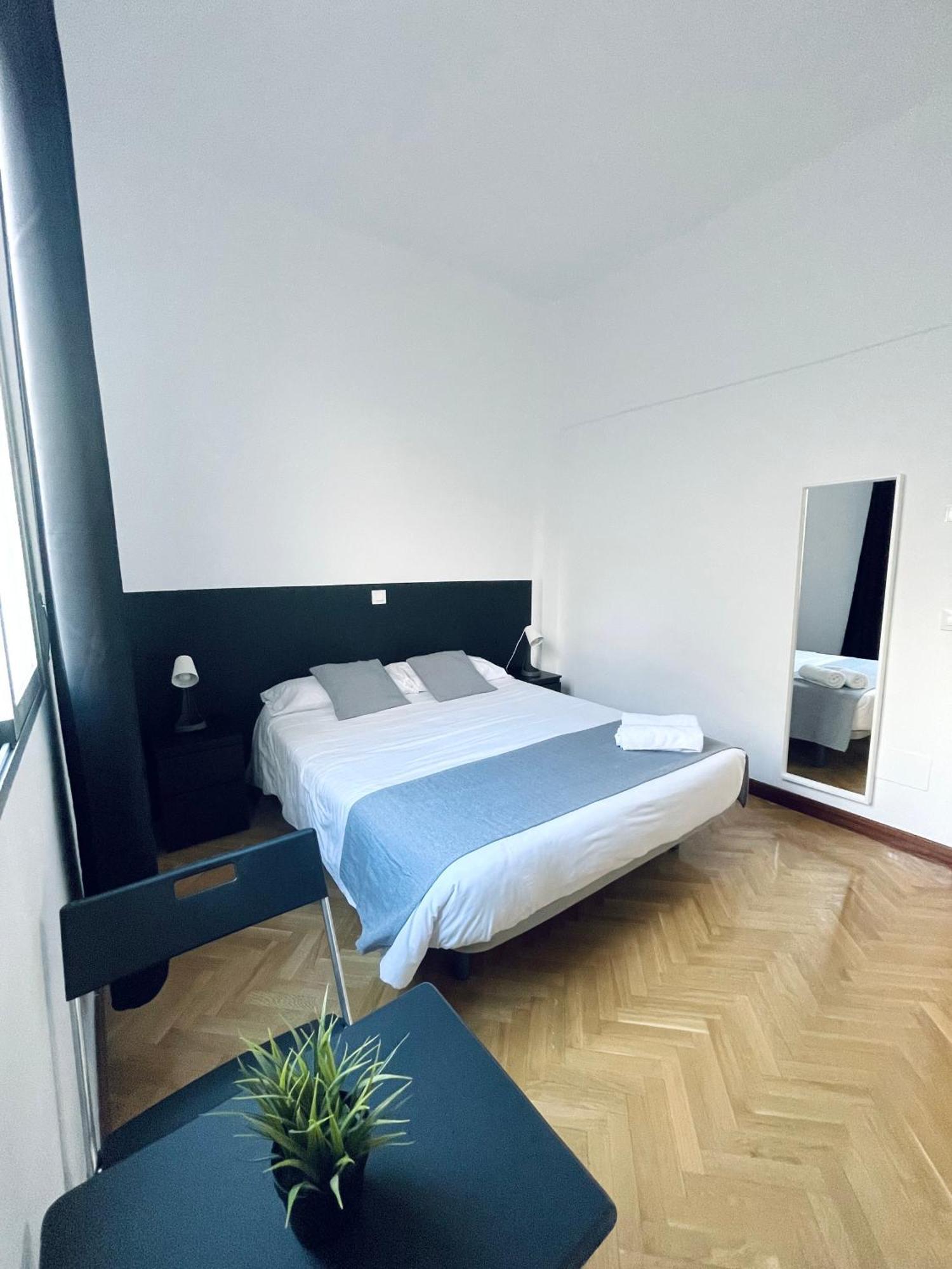 Ibiza Habitaciones Madrid Exteriér fotografie